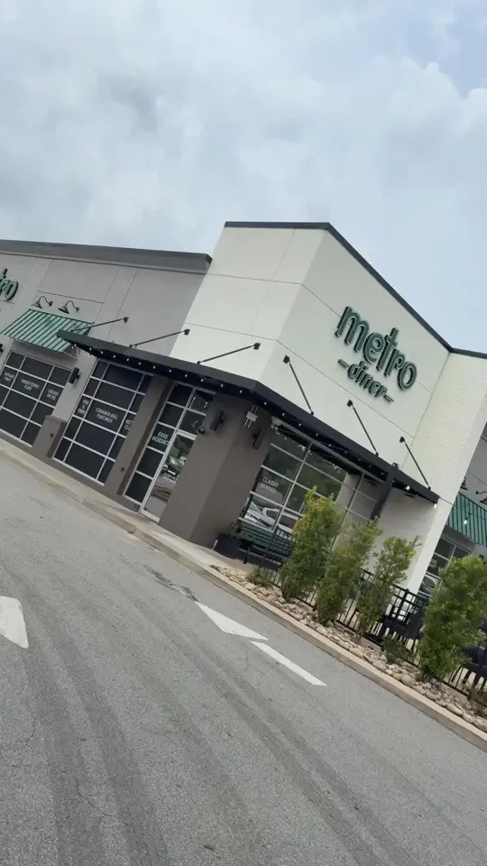 Metro Diner in Melbourne showing food, lunch, video by iamtequilarose on TikTok