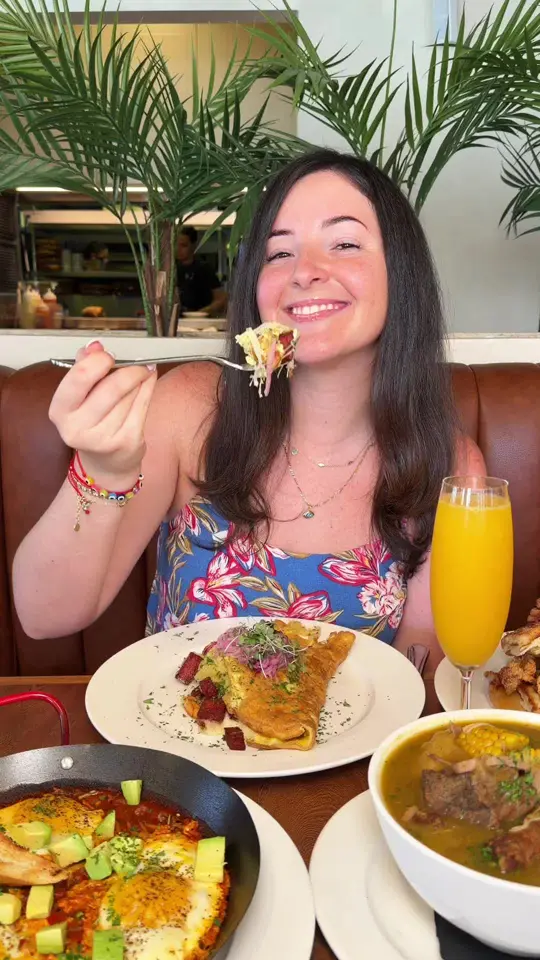 Mi Tierra Bar & Kitchen in Miami showing restaurant, dominican brunch, video by treatyoselfeverywhere on TikTok
