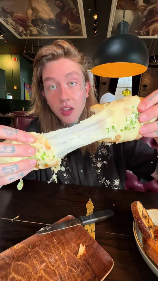 Mia's Italian Kitchen in Orlando showing italian food, chicken parm, video by 5tfumatthew on TikTok