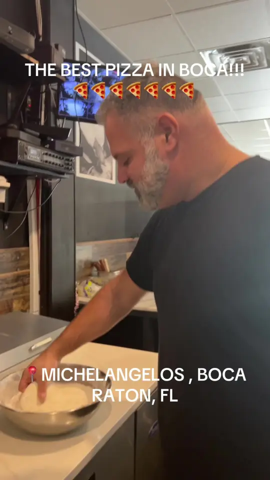 Michelangelo Pizza & Kitchen in Boca Raton showing pizza, video by michelangelo.pizz4 on TikTok