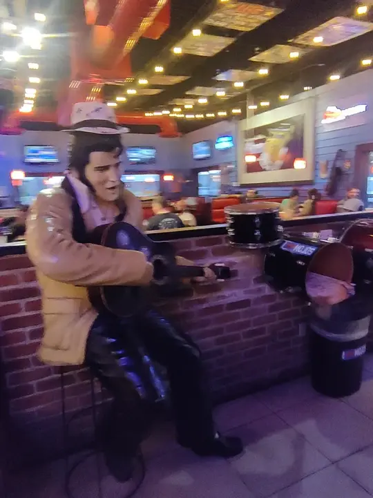 Mojo's-Food. Music. Soul. (Silver Springs Location) in Ocala showing food, family visit, video by daphanymartell on TikTok