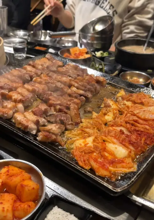 Moo Bong Ri Korean Restaurant in Duluth showing review, korean food, video by izzyy726 on TikTok