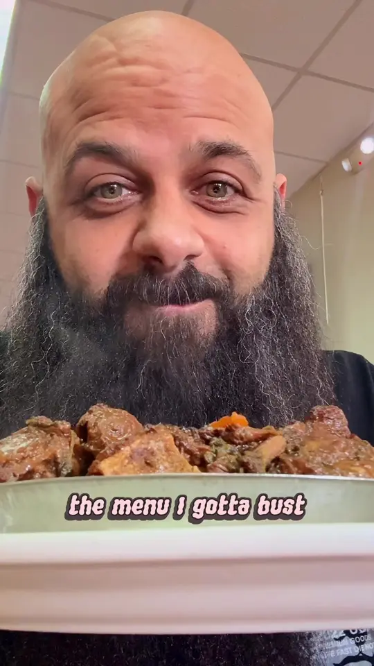 Morro Castle in Hialeah showing restaurant visit, dominican food, mangu, rabo guisado, cuatro golpes, chicharrón de pollo, video by lajamatv305 on TikTok