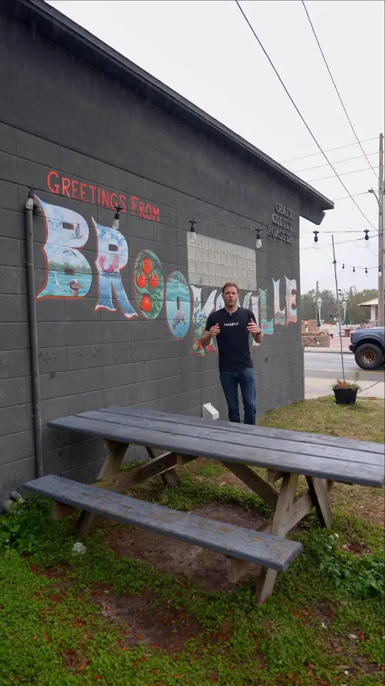  in Florida showing review, visit, coffee, pastries, sweet treats, savory breakfast offerings, chai, video by discoverspringhill on TikTok