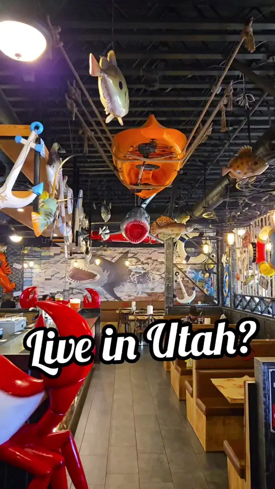 Mr & Mrs Crab in Clearwater showing review, seafood boil, custom flavors, huge portions, special sauce wings, video by slcfoodie on TikTok