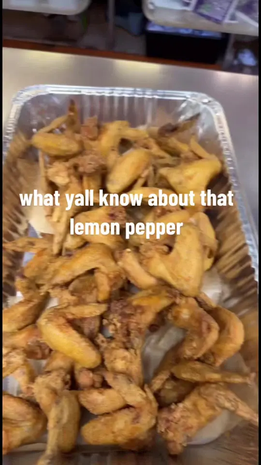 Mr.Snappers in Orlando showing food, lemon pepper chicken, video by snapperfishandchicken7 on TikTok