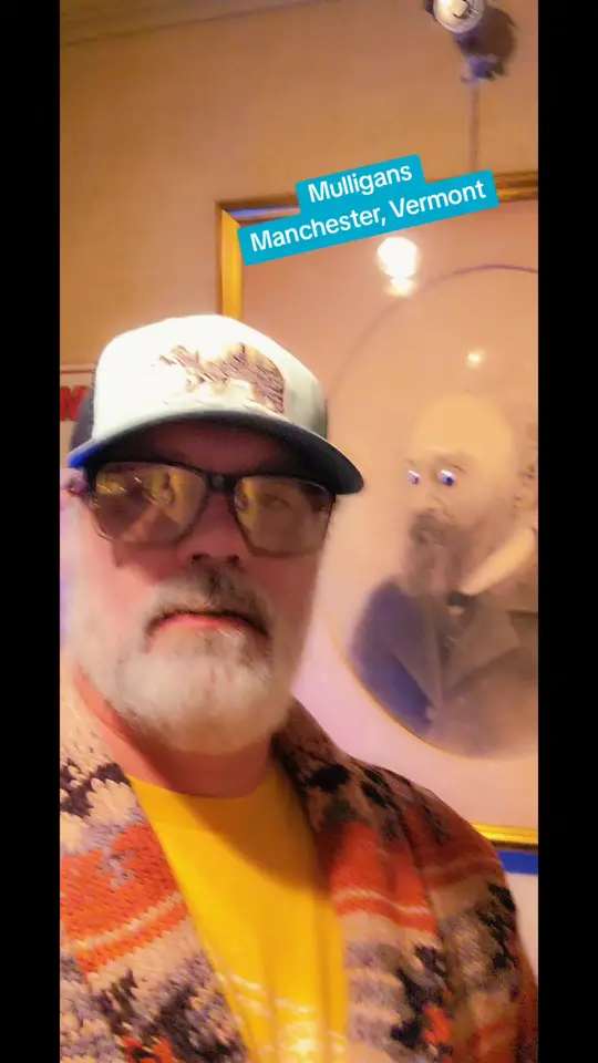 Mulligan's Pub in Kissimmee showing review, burger, bacon blue, video by diaryofafattriathlete on TikTok