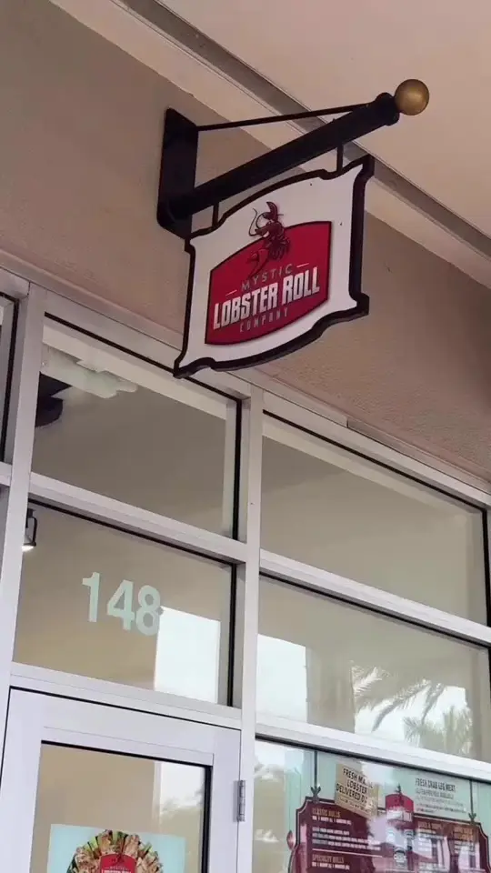 Mystic Lobster Roll Co - Naples, Vanderbilt Shoppes in Naples showing lobster roll, video by mysticlobsterroll1 on TikTok