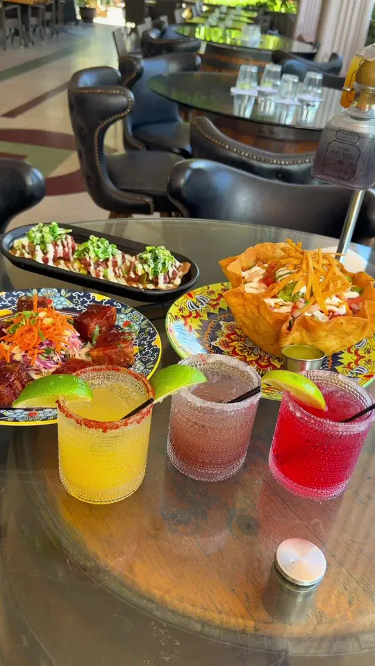 Naked Taco in Miami Beach showing cocktail, margarita, happy hour, video by eatwithdami on TikTok