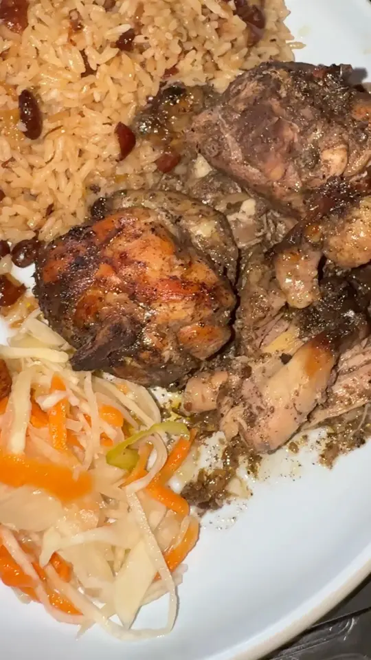Naomi's Garden - South Beach in Miami Beach showing oxtails, video by Thee Traveling Writer on YouTube