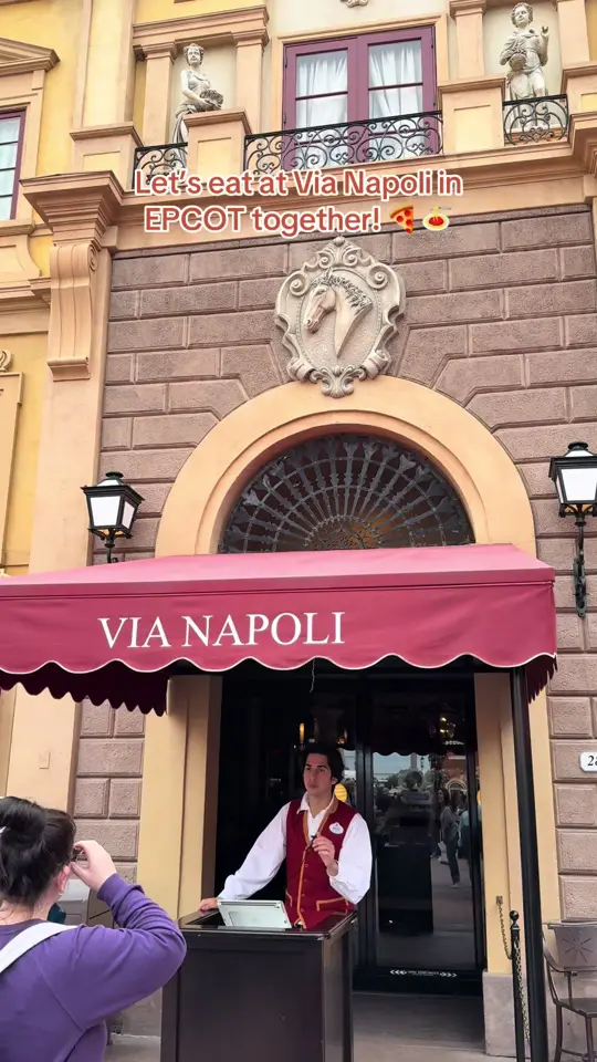 Napoli Italian Pizzeria in Orlando showing review, italian food, video by wdwtravels on TikTok