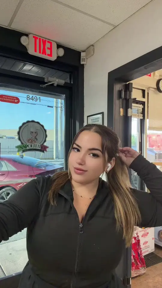  in Florida showing pizza, cheese pizza, video by gemallopiz on TikTok