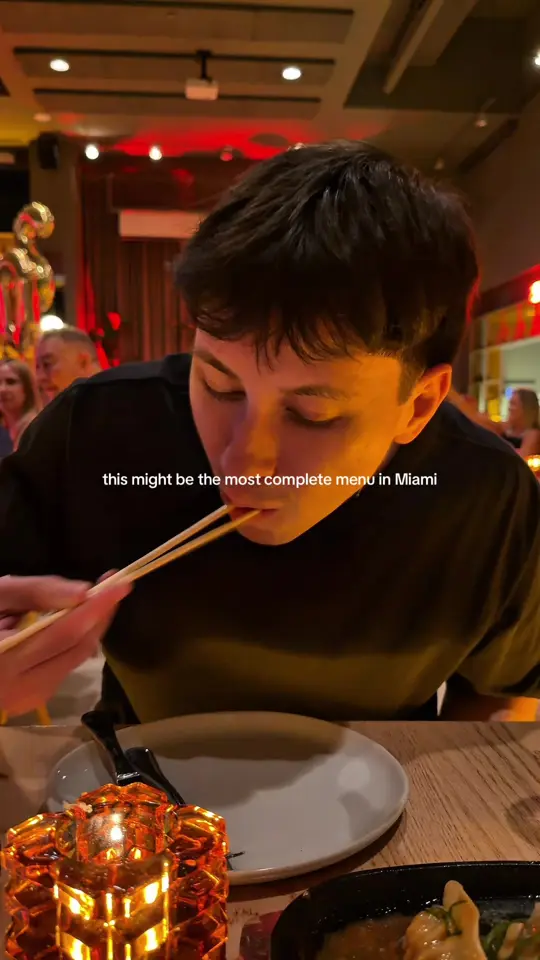 Negroni Doral in Miami showing sushi, pasta, empanadas, steak, milanesas, happy hour, video by andygarciasoto on TikTok