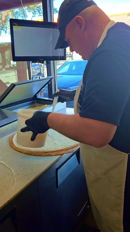 New York New York Pizza in Riverview showing pizza, pepperoni pizza, video by newyorknewyorkexpress on TikTok