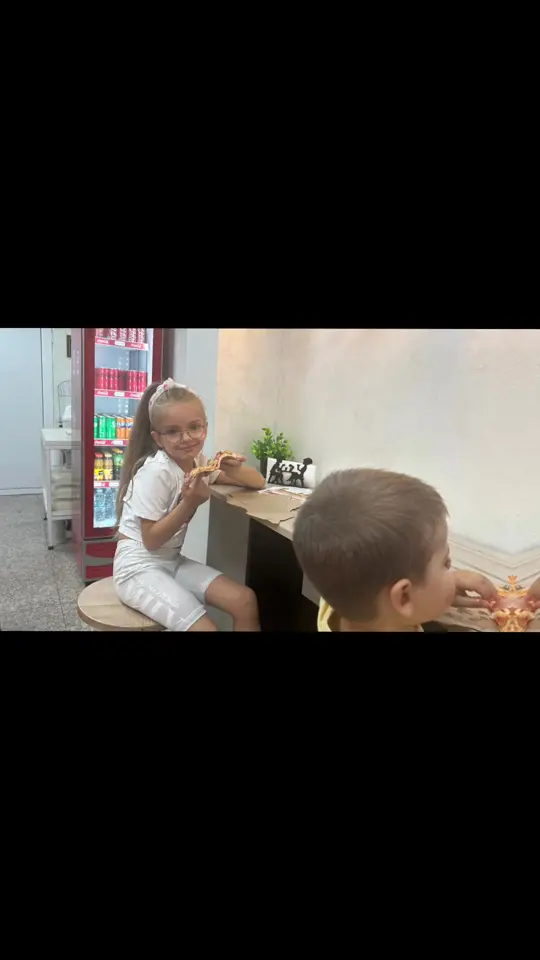 Niko's Pizza in Palatka showing pizza, behind the scenes, customer reaction, video by nikos.pizza on TikTok