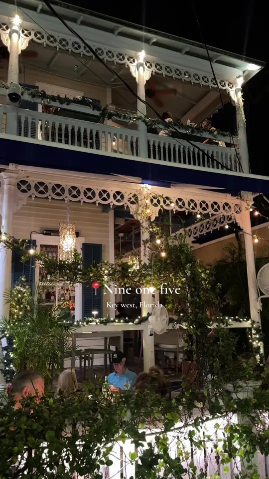 Nine One Five in Key West showing cocktail, atmosphere, review, video by betweenpostcards on TikTok