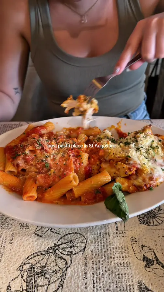 Nonnas Trattoria in St. Augustine showing atmosphere, street scene, pasta, video by andygarciasoto on TikTok