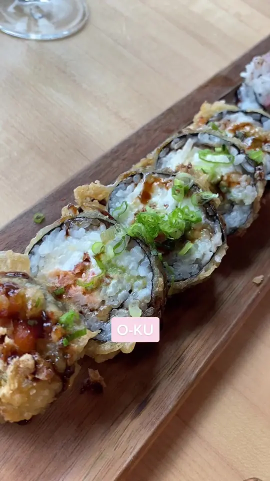 O-Ku in Jacksonville Beach showing atmosphere, visit, video by tagalongwithuss on TikTok