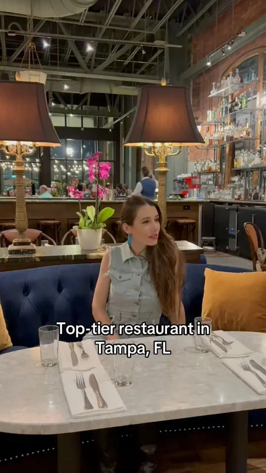 Oak & Ola in Tampa showing review, visit, atmosphere, video by Kendal Conrad on Facebook