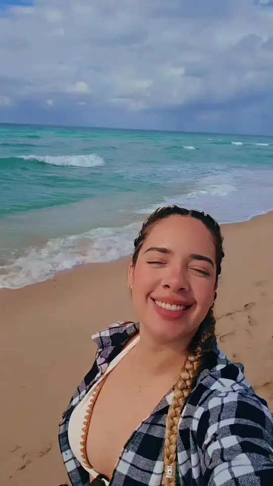 OCEAN GRILL & BAR by HOLLYWOOD BEACH in Hollywood showing restaurant visit, beachfront atmosphere, video by lalisimusica on TikTok