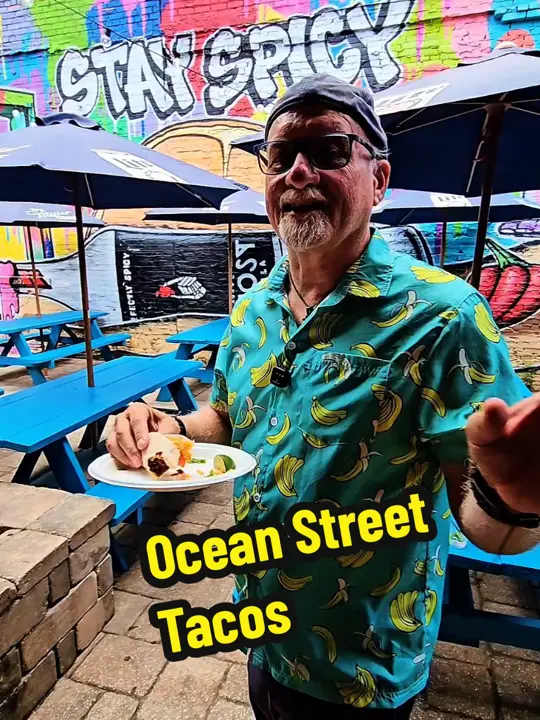 Ocean Street Tacos in Jacksonville showing review, visit, atmosphere, tacos, brisket nachos, live music, video by rocknrollrealestate on TikTok