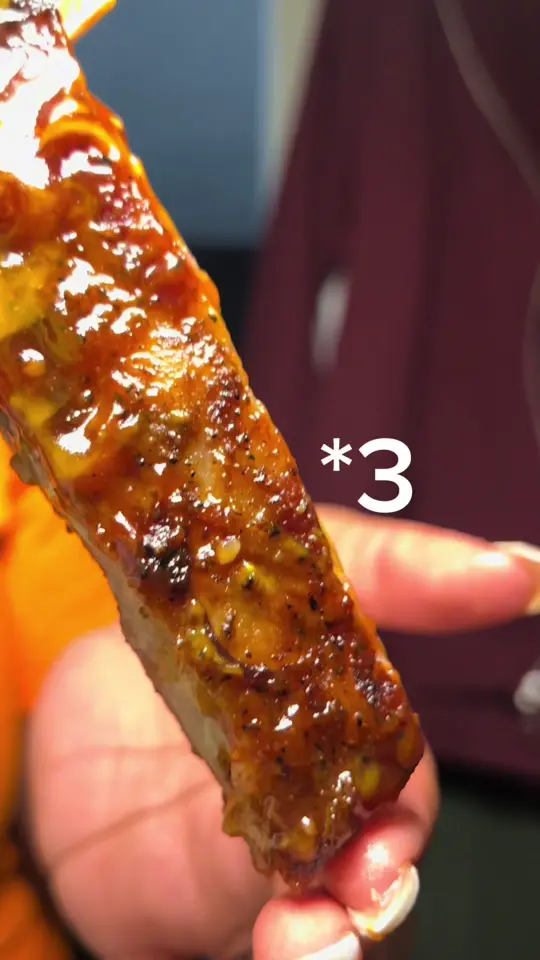 Off Tha Bone BBQ in West Palm Beach showing food review, ribs, video by jaedabrattt on TikTok