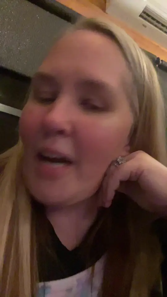 Ol’ Clyde's Table and Tavern in Cleveland showing visit, atmosphere, video by officialmamajune on TikTok