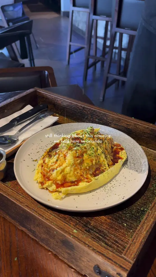 OODLE in Orlando showing omurice, video by ariblogging on TikTok