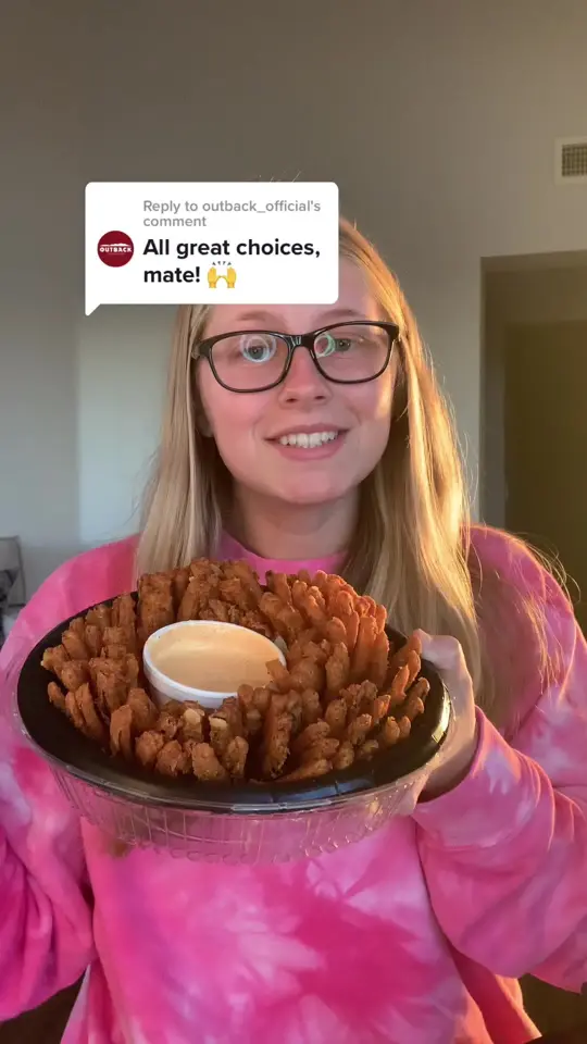 Outback Steakhouse on TikTok, video by nicole.ludwig