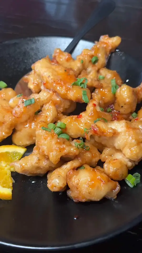 P.F. Chang's in Palm Beach Gardens showing food, chicken lettuce wraps, video by P.F. Chang's on Facebook