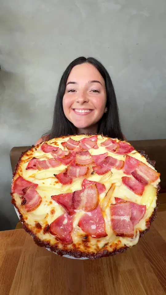 Pa’Comer Cuban Pizza on TikTok, video by treatyoselfeverywhere