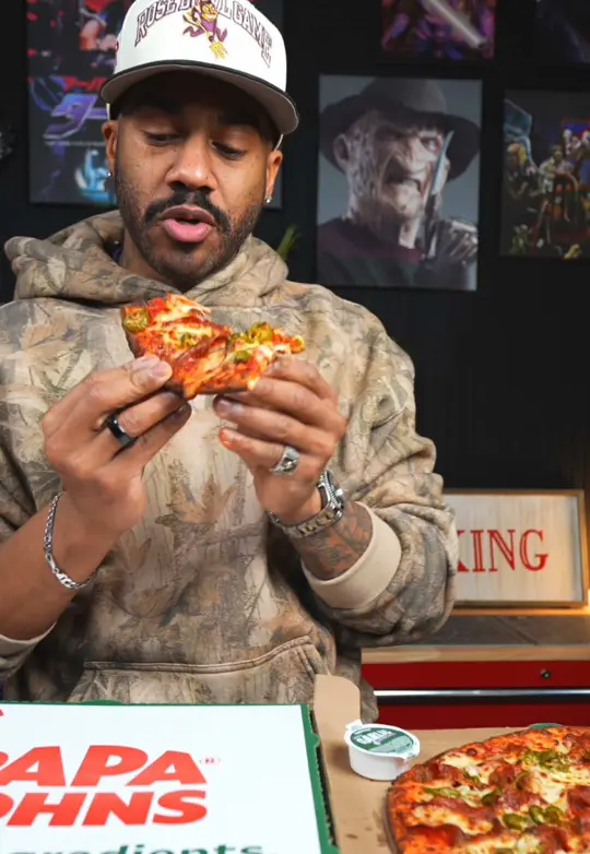 Papa Johns Pizza in Lutz showing food review, pizza, video by kingschratz on TikTok