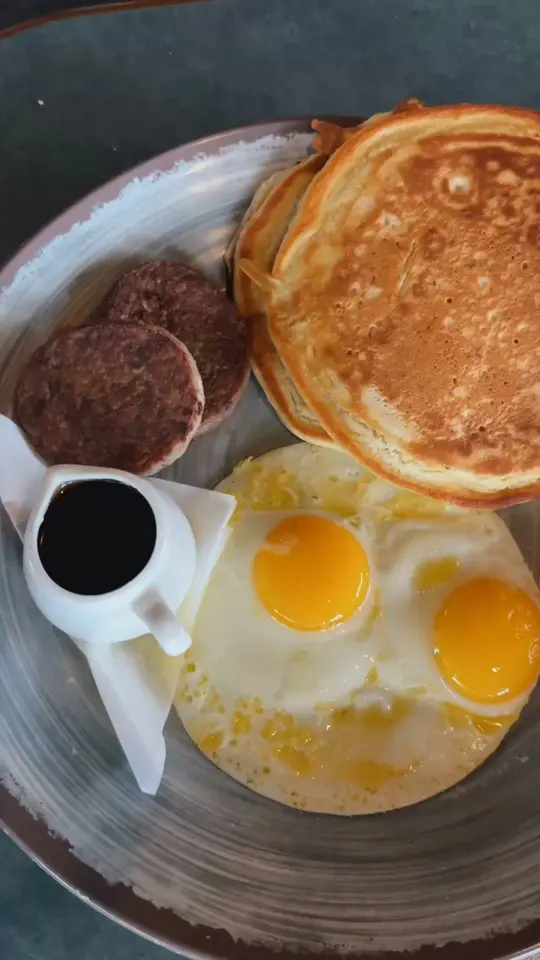 Papa's BBQ & Seafood in Savannah showing breakfast, southern breakfast, comfort food, video by Papa's BBQ & Seafood on Facebook