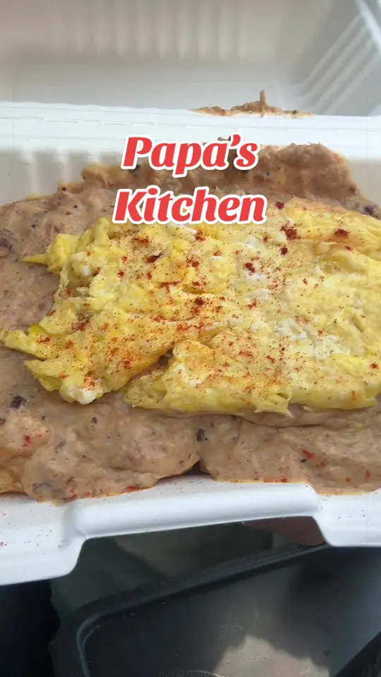 Papa's Kitchen and Moody Brews Coffee in Cumming showing review, biscuits and gravy, video by forsythfoodfinder on TikTok