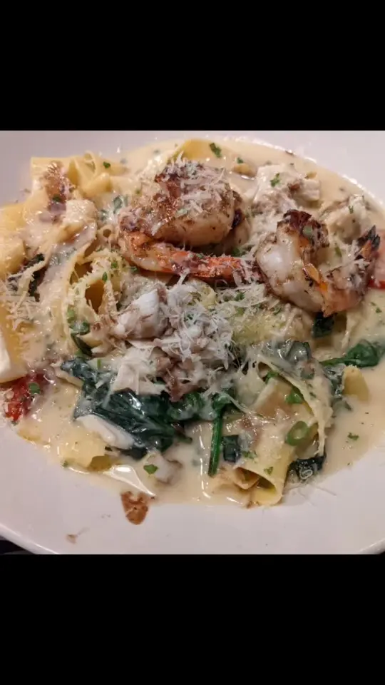 Pappadeaux Seafood Kitchen in Alpharetta showing food, shrimp, scallop, jumbo lump crab, pappardelle pasta, video by oceanlover1903 on TikTok