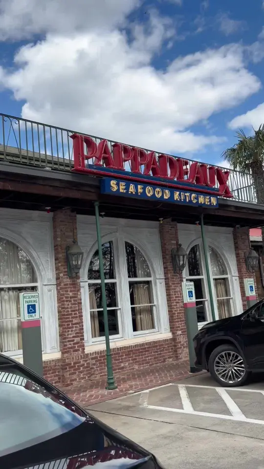 Pappadeaux Seafood Kitchen in Marietta showing review, food, video by playgirlang on TikTok