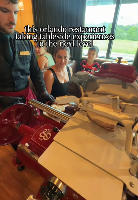 Papparella Trattoria in Orlando showing review, italian food, brazilian fusion, video by cheatdayorlando on TikTok