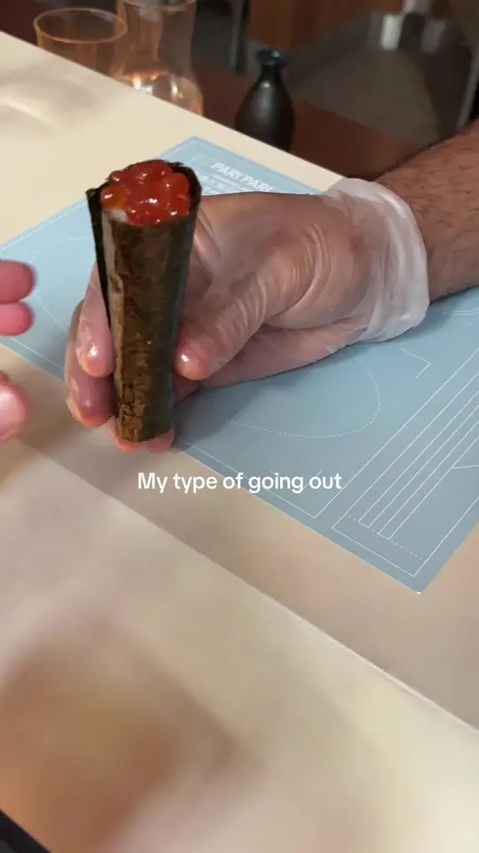 PARI PARI Handroll Bar in Miami showing sushi, handroll, video by alexisanastasia5 on TikTok