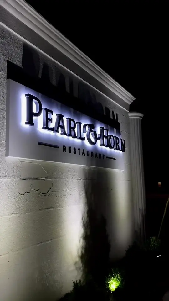 Pearl & Horn in Pensacola showing review, visit, ambiance, service, video by natanyacm1 on TikTok