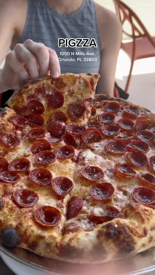 Pigzza in Orlando showing pizza, venue opening, video by niktiks on TikTok