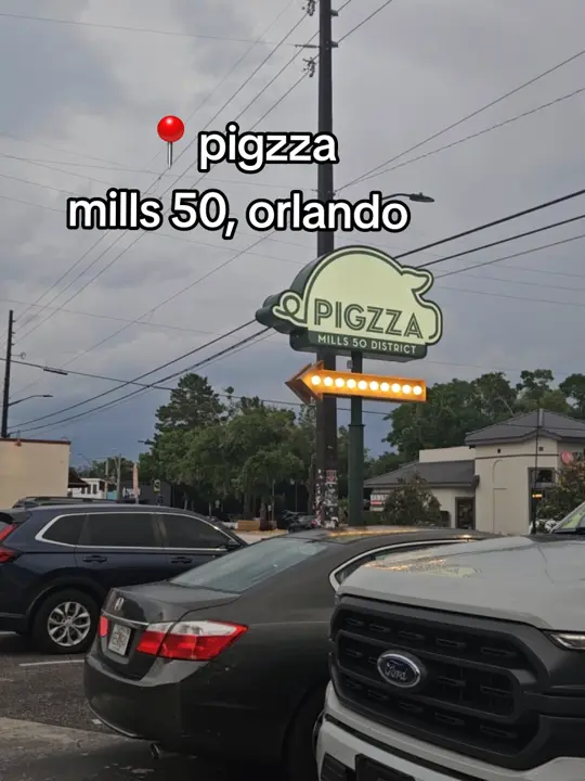 Pigzza in Orlando showing review, vegan pizza, video by i_eat_veggie on TikTok