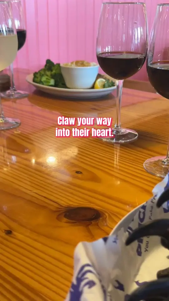 Pinchers Crab Shack Fort Myers in Florida showing food, medium stone crab dinner, video by Pinchers - Fort Myers Beach, FL on Facebook