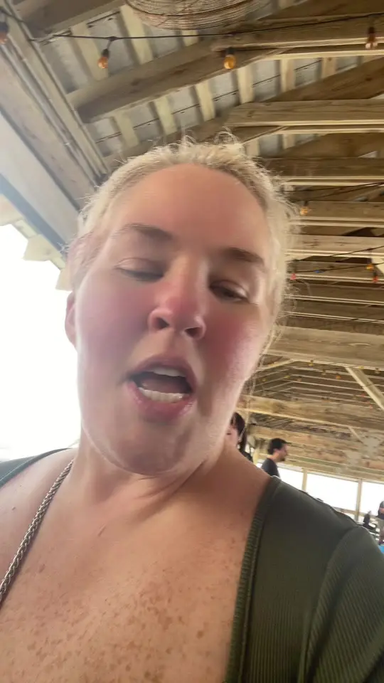 Pineapple Willy's in Panama City Beach showing family lunch, visit, video by officialmamajune on TikTok