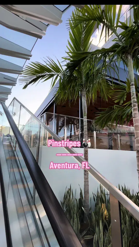 Pinstripes in Aventura showing visit, atmosphere, customer service, video by eatnw_ash on TikTok