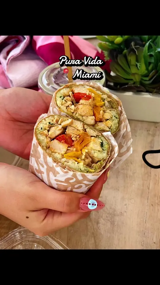 Pizza Pazza in Miami showing review, visit, video by kattiagonzales34 on TikTok
