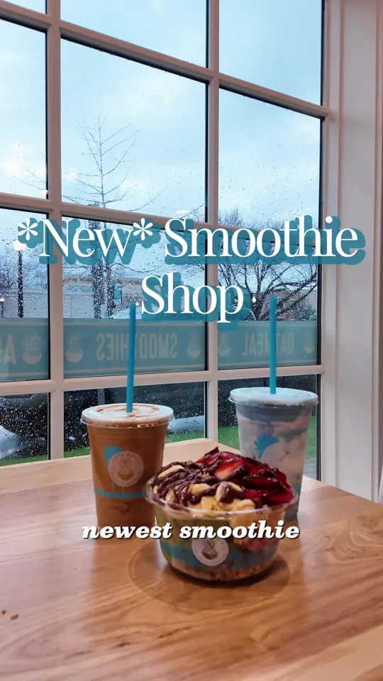 Playa Bowls in Santa Rosa Beach showing food, dolce latte smoothie, strawberry madness bowl, tidal wave, video by thelakeshoreteam on TikTok