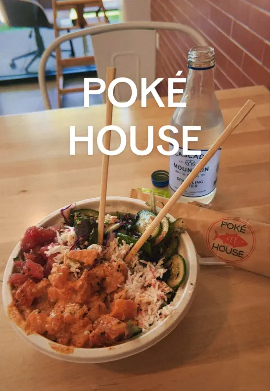 Poke in Athens showing restaurant, poke bowl, review, video by vniceness on TikTok