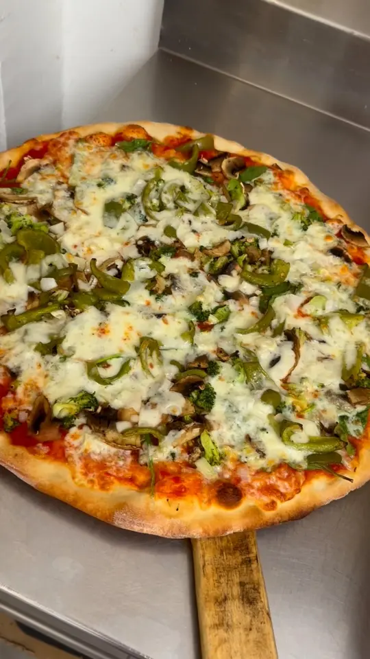  in Florida showing pizza, vegetarian pizza, video by Presto Pizza on Facebook