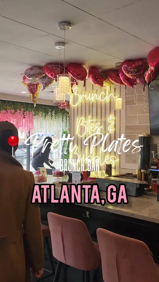 Pretti Plates Brunch Bar in Atlanta showing brunch, pancakes, dj, review, visit, video by manukahuni_ on TikTok