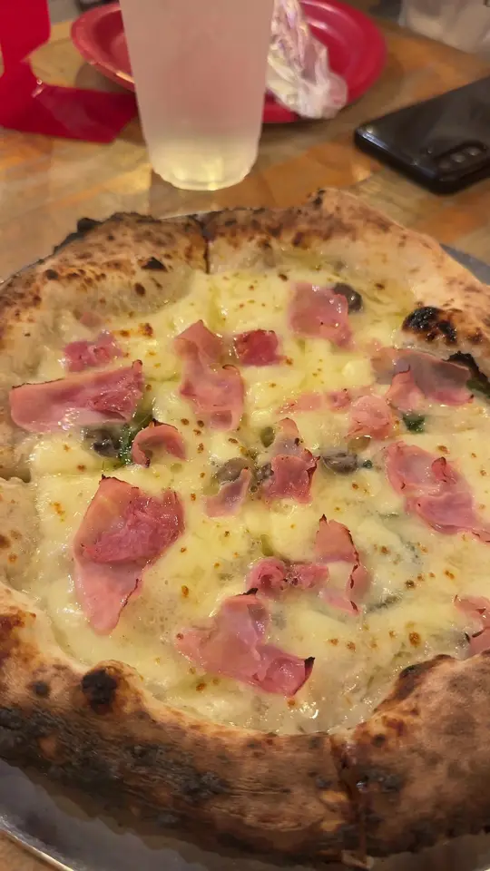  in Florida showing food review, pizza, pizza making classes, video by karinaalegre_ on TikTok